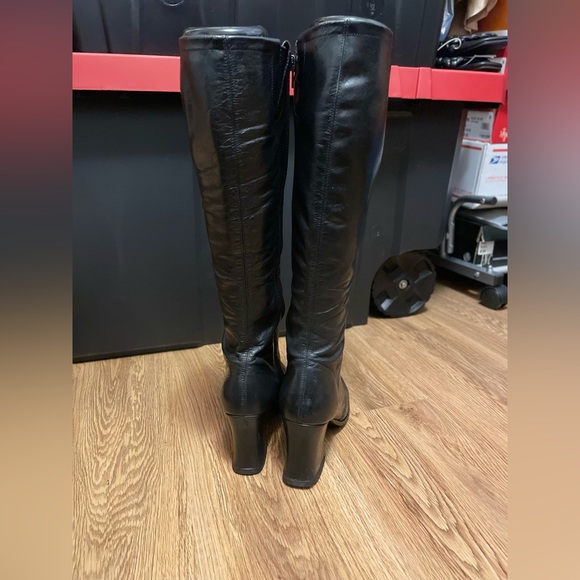 Women’s Leather Boots Size 8.5 - Picture 3 of 5